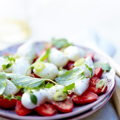 Fraises, burrata & basilic