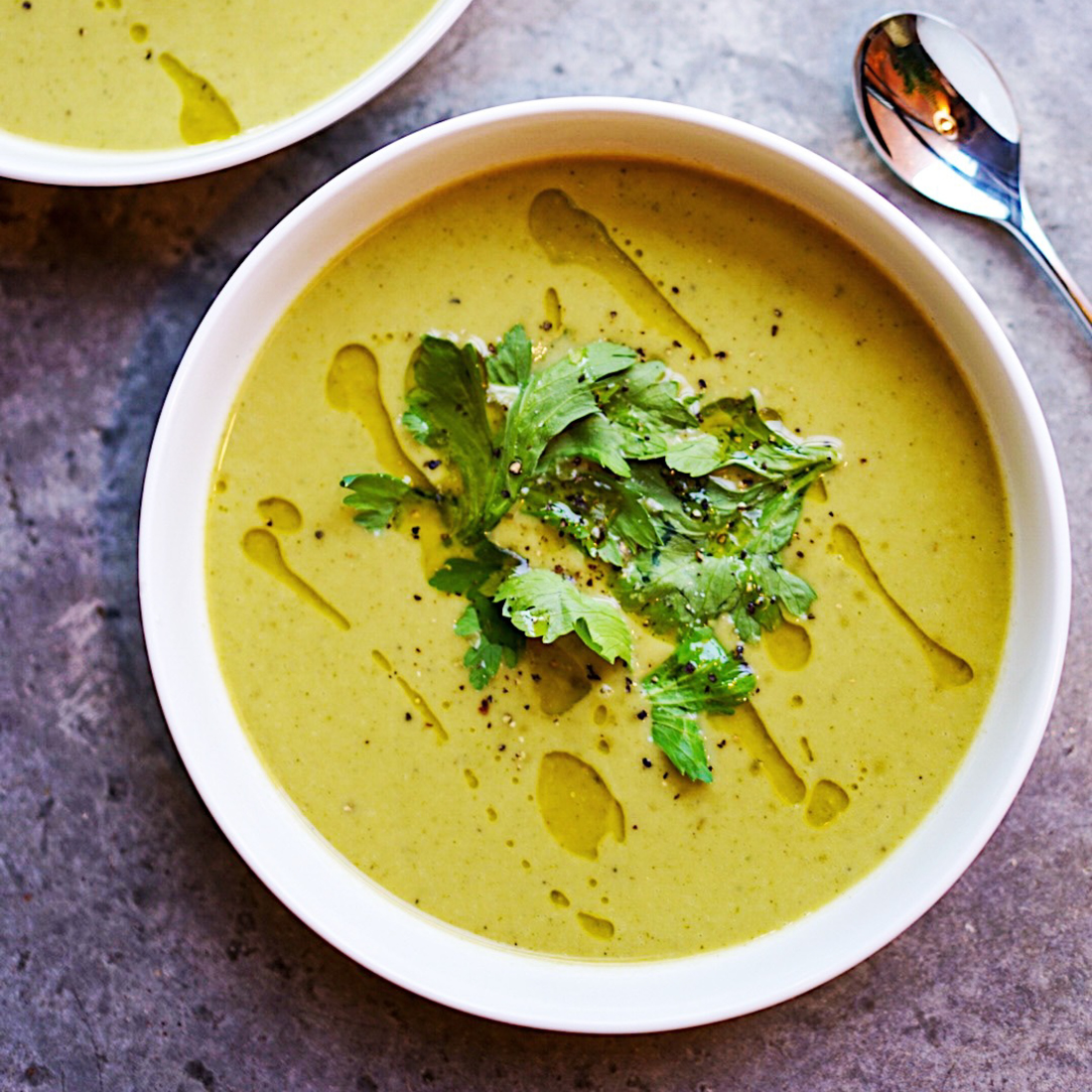 Soupe de pois cassés et légumes