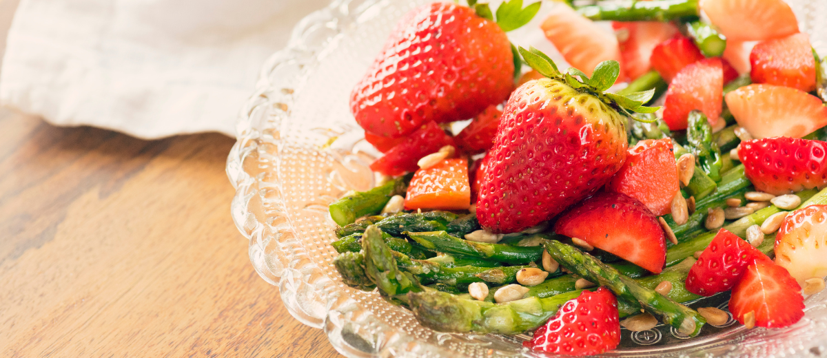 Salade d'asperges & fruits rouges