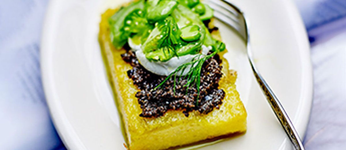 Polenta croustillante, tapenade d'olives noires & mozzarella