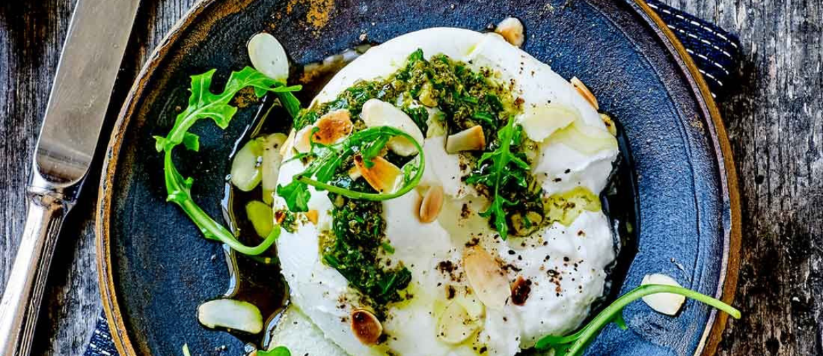 Burrata chic, pesto de truffe & roquette