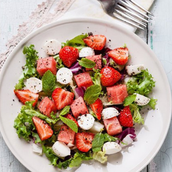 Salade pastèque, tomates & fraises